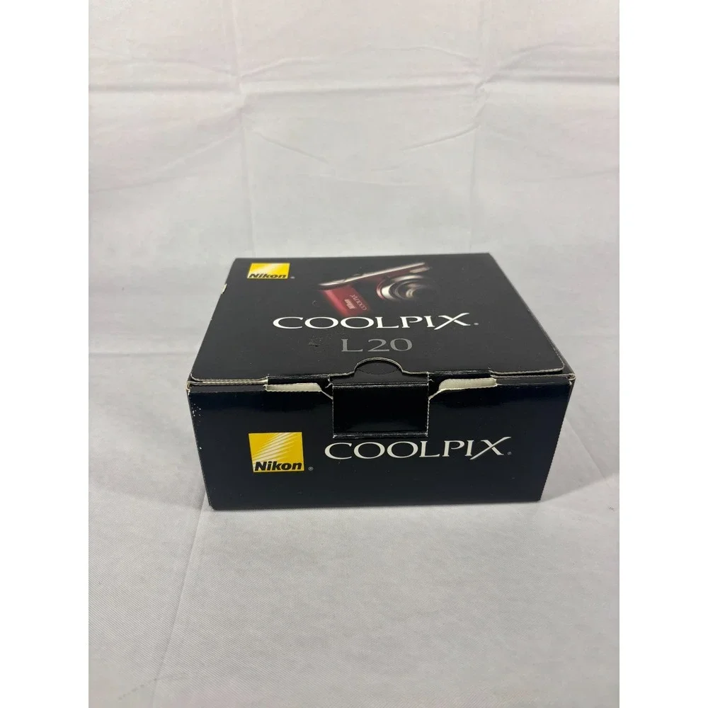 Nikon Coolpix L20 10.0 MP Compact Digital Camera Red 3.6x Zoom 32611450